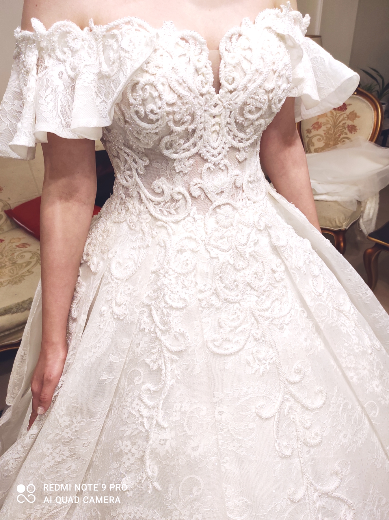 لباس عروس پر پف کار شده سایز ۳۸-42